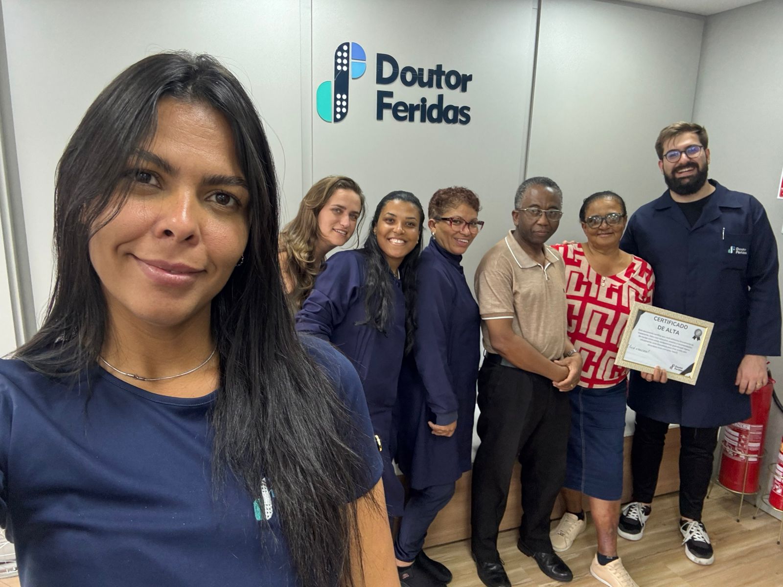 Paciente com certificado de alta na Doutor Feridas